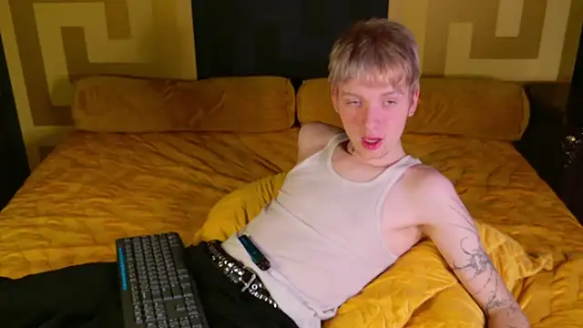 Snapshot of TRAVIS_CLAS chatting on November 30, 3:18 am TRAVIS CLAS online show from November 30, 3:18 am