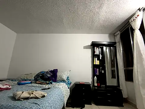 LyaRose online show from November 28, 1:17 am