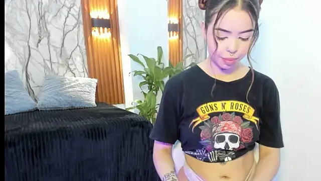 lexi splitt online show from November 23, 1:04 am