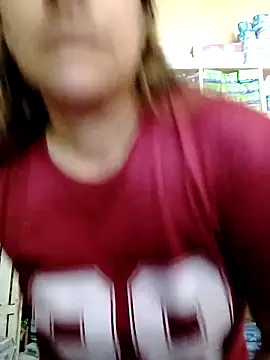 MIA-LARIOS online show from April 13, 3:38 pm