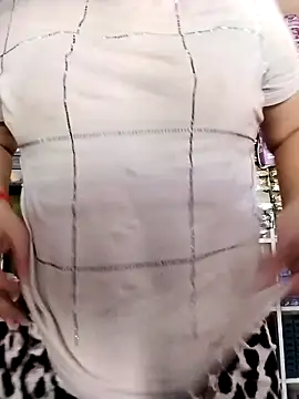 MIA-LARIOS online show from April 16, 9:39 pm