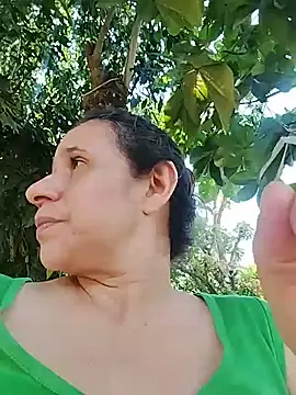 Snapshot of MIA-LARIOS chatting on June 12, 2:59 pm MIA-LARIOS online show from June 12, 2:59 pm