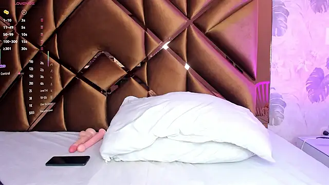 Snapshot of Alexa-Lynx chatting on February 28, 6:02 am Alexa-Lynx online show from February 28, 6:02 am