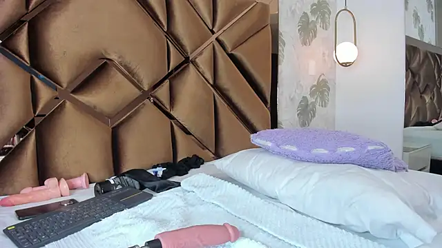 Alexa-Lynx online show from April 14, 5:12 am