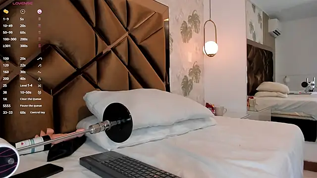 Alexa-Lynx online show from April 10, 5:03 am