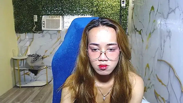 Snapshot of imadriana12 chatting on November 28, 7:30 am imadriana12 online show from November 28, 7:30 am