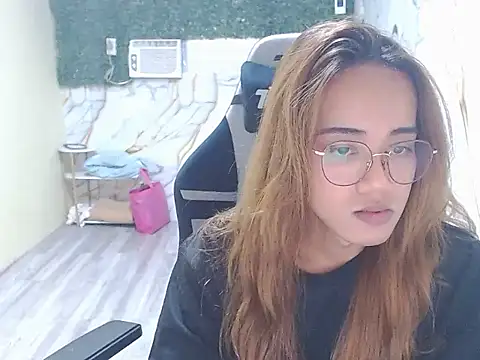 Snapshot of imadriana12 chatting on November 23, 7:51 am imadriana12 online show from November 23, 7:51 am