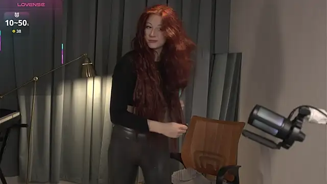 Snapshot of caty_cuddly chatting on December 3, 10:09 pm caty cuddly online show from December 3, 10:09 pm