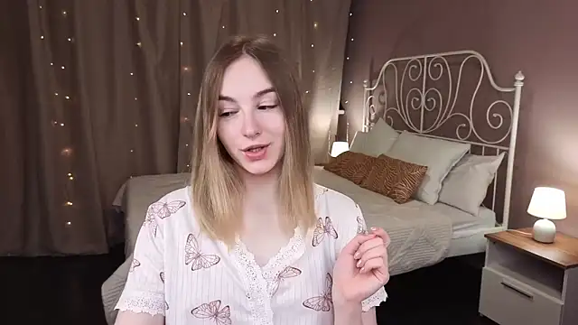 Shy Polly online show from February 6, 12:06 am