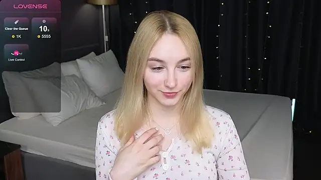 Shy Polly online show from June 2, 12:10 am