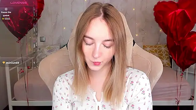 Shy Polly online show from February 25, 12:11 am