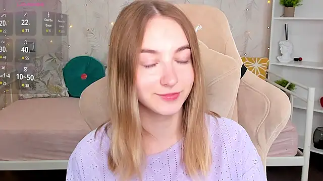 Shy Polly online show from March 24, 12:10 am