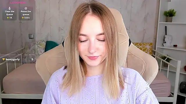 Shy Polly online show from March 5, 12:07 am