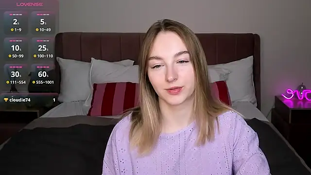 Shy Polly online show from March 8, 12:05 am