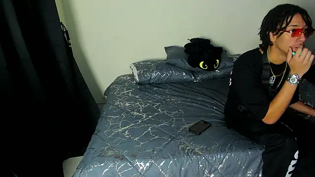 Snapshot of smith_66jr chatting on February 6, 12:39 am smith 66jr online show from February 6, 12:39 am