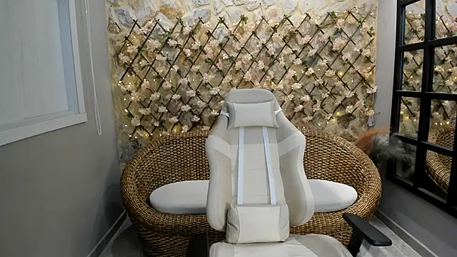 Snapshot of TATTOOSEXDOLL chatting on December 1, 7:04 pm TATTOOSEXDOLL online show from December 1, 7:04 pm