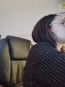 Roxxie saenz   online show from November 28, 10:59 am