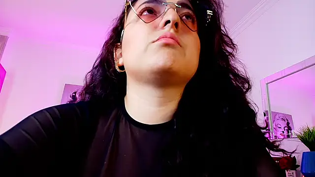 Roxxie saenz   online show from November 25, 11:21 am