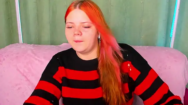 KellyFiery online show from May 29, 1:22 am