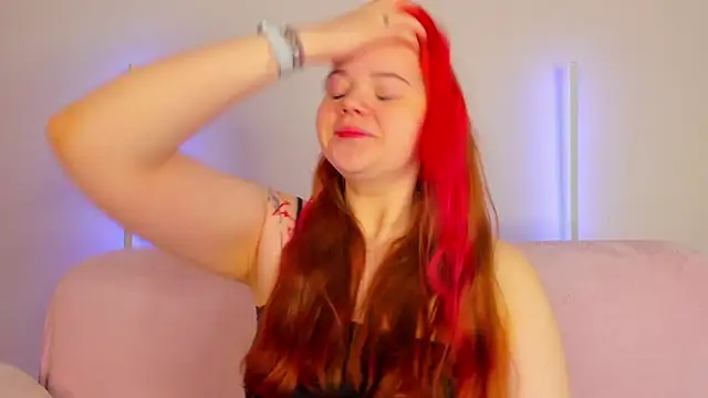 KellyFiery online show from May 15, 1:03 am