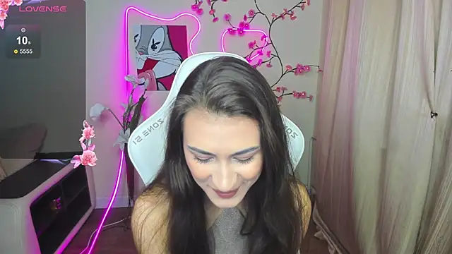 AdeleLuu online show from December 1, 2:01 am