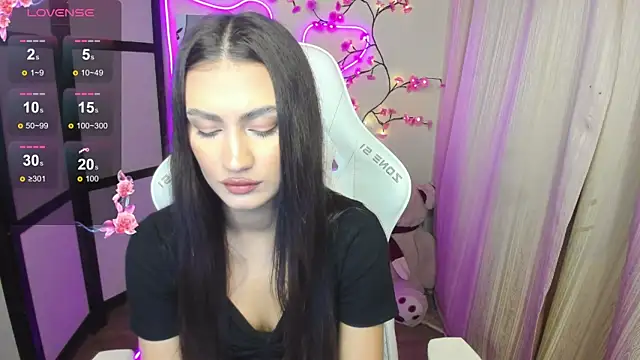 AdeleLuu online show from November 25, 1:39 am