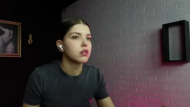 Sierra Maddison online show from December 4, 6:12 am