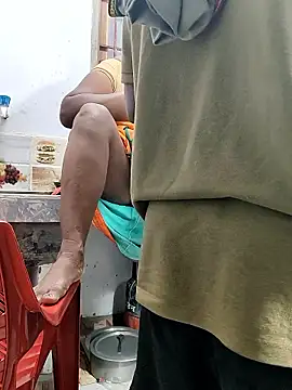 Desicouple1706 online show from January 7, 12:48 am