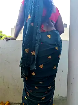 Desicouple1706 online show from April 19, 7:09 am