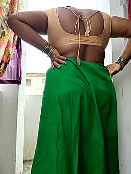 Desicouple1706 online show from January 17, 7:01 am