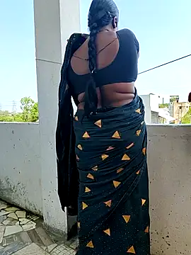 Desicouple1706 online show from April 13, 4:49 am