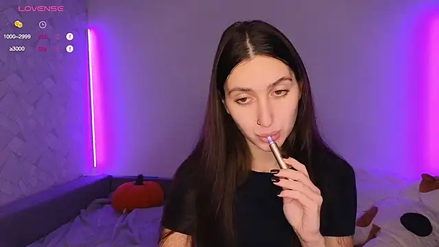 KikkyMi online show from November 28, 8:20 pm