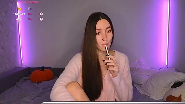 KikkyMi online show from November 29, 8:20 pm