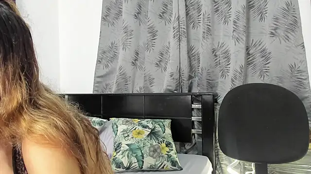 Violeta Gracee online show from April 14, 9:20 pm