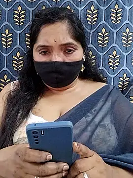 Snapshot of Soni-queen chatting on November 22, 7:13 pm Soni-queen online show from November 22, 7:13 pm