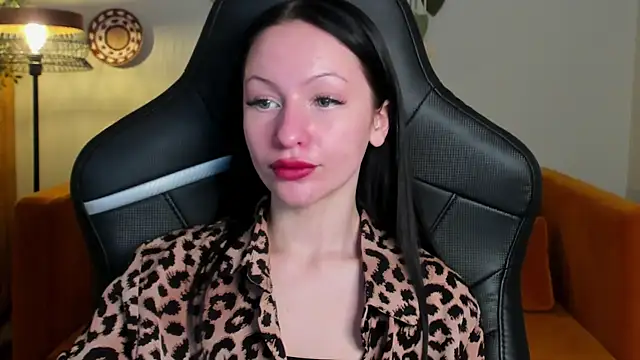 NaomiBlakes online show from December 5, 5:28 am