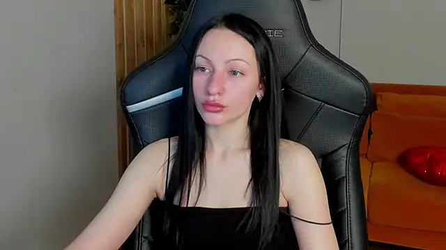 NaomiBlakes online show from March 2, 7:15 am