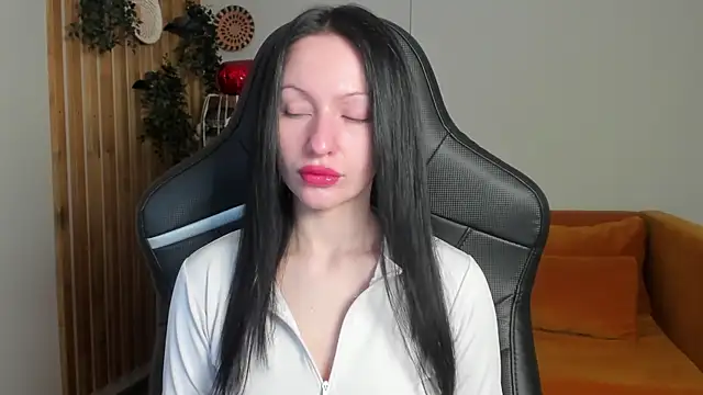 NaomiBlakes online show from February 24, 5:19 am