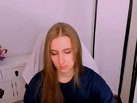VanessaAmore online show from April 22, 10:00 am