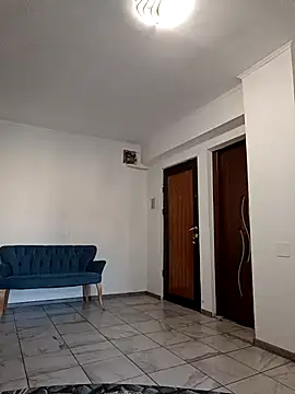 stropinela23 online show from December 4, 6:56 am