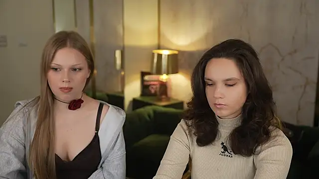 Charlotte Dreams online show from December 3, 3:33 pm