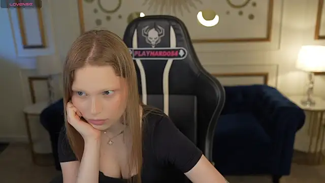 Snapshot of Charlotte_Dreams chatting on June 30, 3:34 pm Charlotte Dreams online show from June 30, 3:34 pm