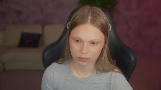 Snapshot of Charlotte_Dreams chatting on June 14, 10:38 am Charlotte Dreams online show from June 14, 10:38 am