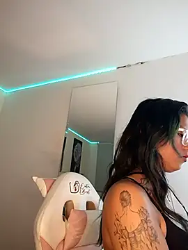 SamathaMay online show from March 25, 1:10 pm