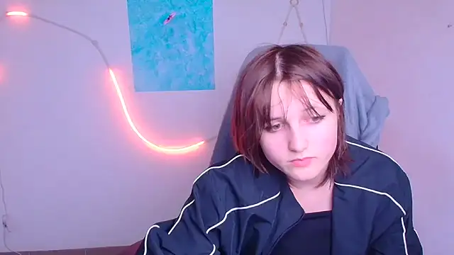 Snapshot of Alice_Wonderme chatting on January 12, 12:39 am Alice Wonderme online show from January 12, 12:39 am