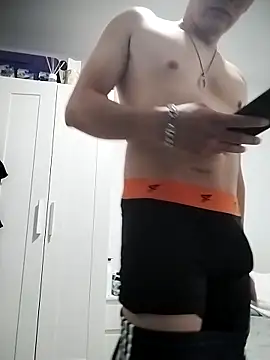 montewi online show from December 1, 5:58 pm