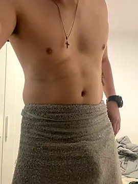 montewi online show from November 24, 7:03 pm