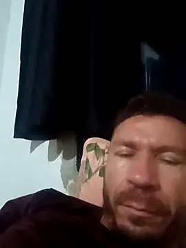 RobertoLuiz84 online show from April 21, 11:11 pm