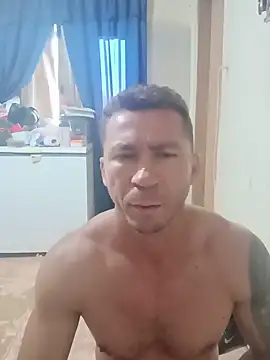 Snapshot of RobertoLuiz84 chatting on June 9, 7:59 pm RobertoLuiz84 online show from June 9, 7:59 pm