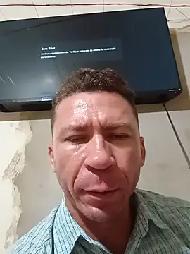 Snapshot of RobertoLuiz84 chatting on June 6, 10:59 pm RobertoLuiz84 online show from June 6, 10:59 pm